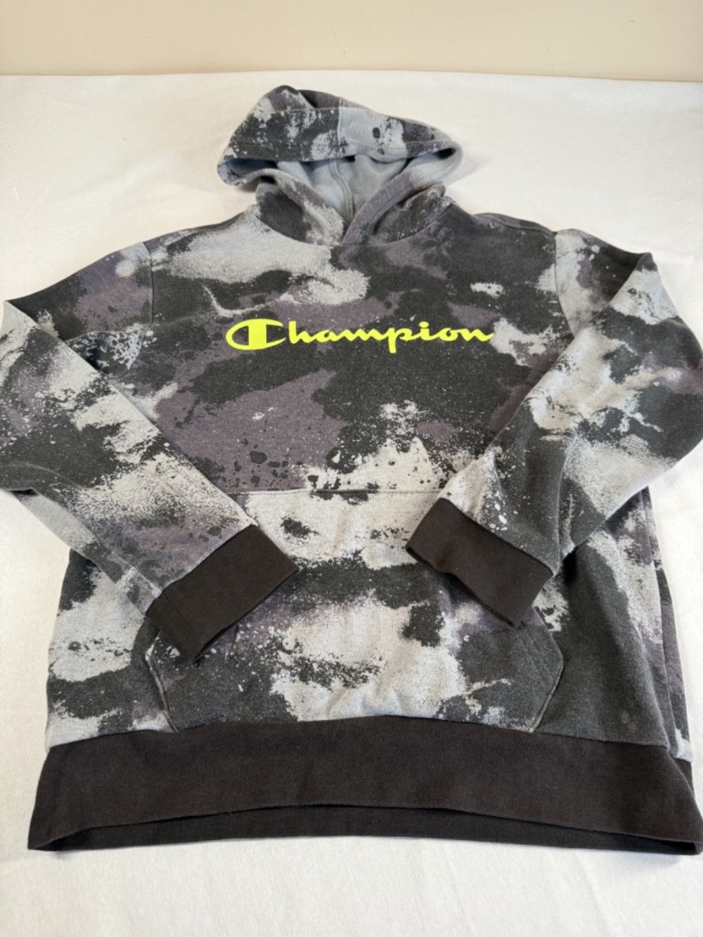 Champion Boy's Athletic Paint Splatter Hoodie Size Medium - Black/Purple/W